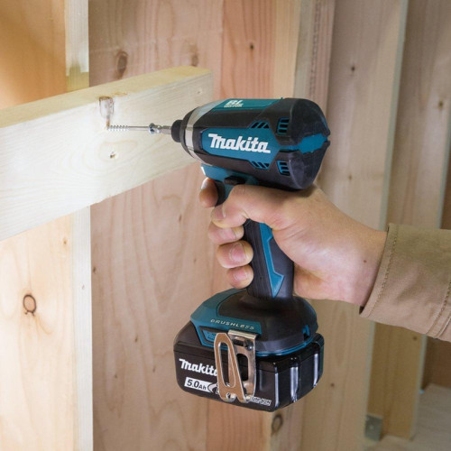 Шуруповерт Makita DTD153Z аккум. патрон:шестигр.1/4 Шуруповерт Makita DTD153Z аккум. патрон:шестигр.1/4