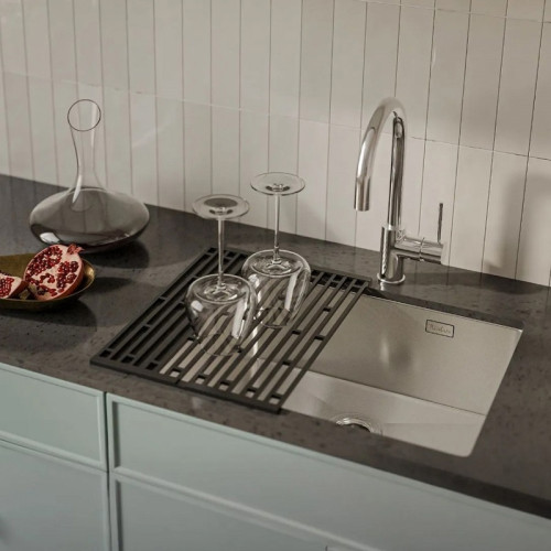 Ролл-мат RIVELATO, размер 500х288 мм, материал сталь/силикон, цвет черный