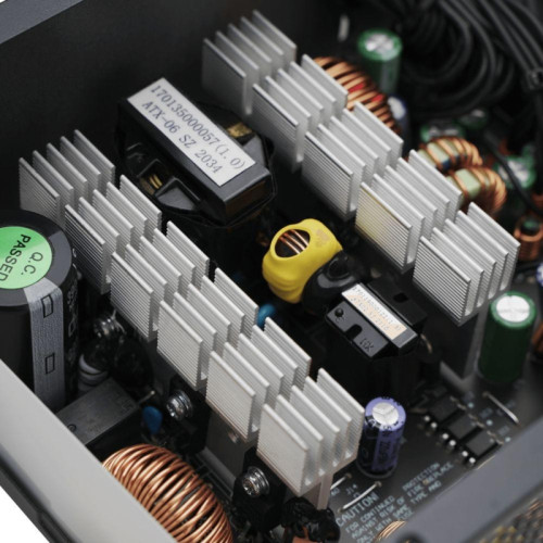 Блок питания Deepcool ATX 750W PF750 80+ white (20+4pin) APFC 120mm fan 6xSATA RTL