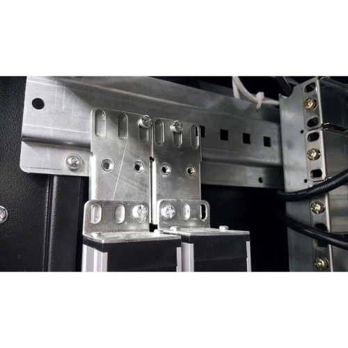 Блок распределения питания Rem R-16-20S-A-1420-K верт.размещ. 20xSchuko базовые 16A клеммная колодка