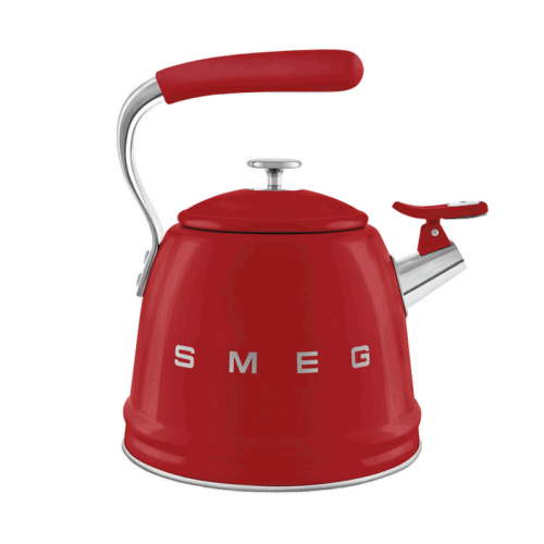 Чайник со свистком SMEG, стиль 50-х г.г., объем 2.3 л, нержавеющая сталь, диаметр нижней пластины 20 см, совместим с любой варочной поверхностью, цвет красный