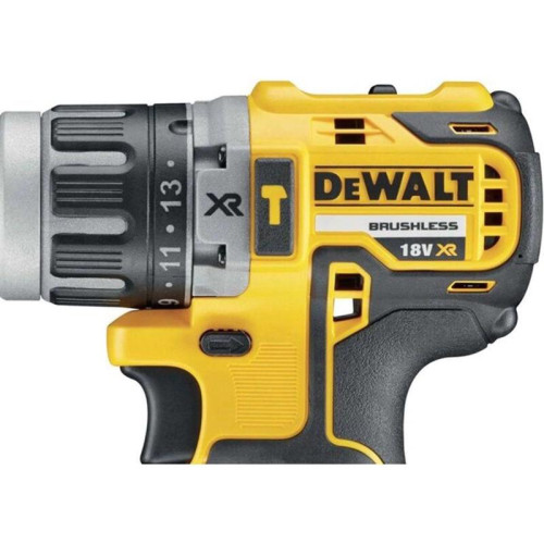 Дрель-шуруповерт DeWalt DCD796D2-QW аккум. патрон:быстрозажимной (кейс в комплекте) Дрель-шуруповерт DeWalt DCD796D2-QW аккум. патрон:быстрозажимной (кейс в комплекте)