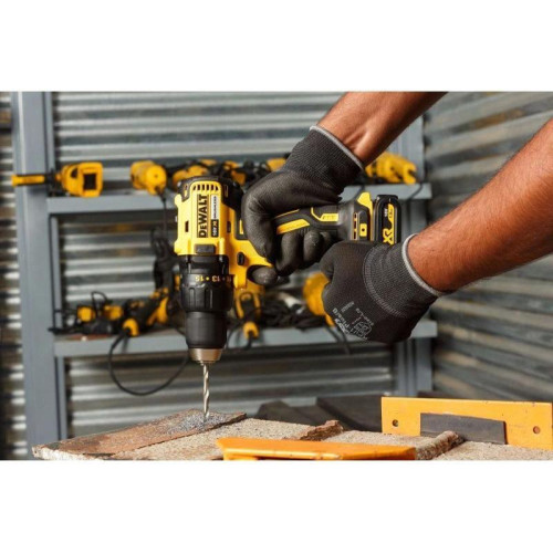 Дрель-шуруповерт DeWalt DCD777M2T аккум. патрон:быстрозажимной (кейс в комплекте)