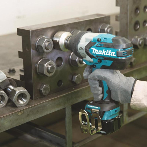 Гайковерт Makita DTW1002Z аккум. патрон:квад.3/4