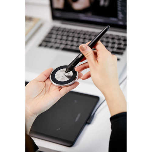 Графический планшет Intuos Pro S (Small)