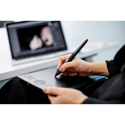 Графический планшет Intuos Pro S (Small)