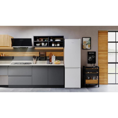 Холодильник Hotpoint HT 4180 W 2-хкамерн. белый/серебристый