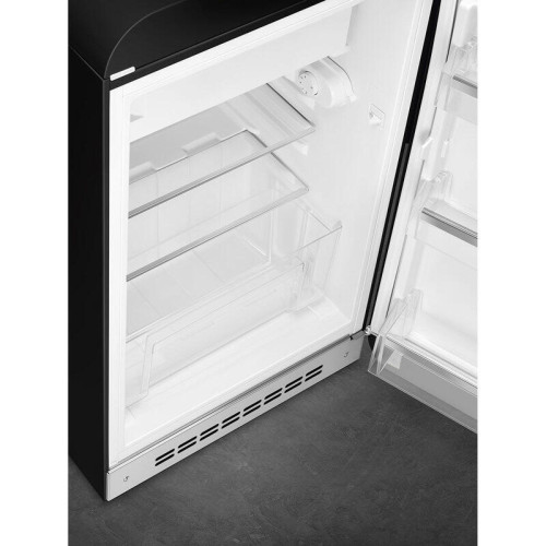 Холодильник SMEG/ Холодильник SMEG, отдельностоящий, стиль 50-х, однокамерный, внутренняя морозильная камера, объем 122 л, стандартный компрессор, энергоэффективность D, цвет черный