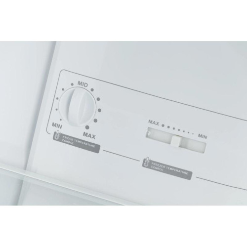 Холодильник Hyundai CC2056FWT 2-хкамерн. белый