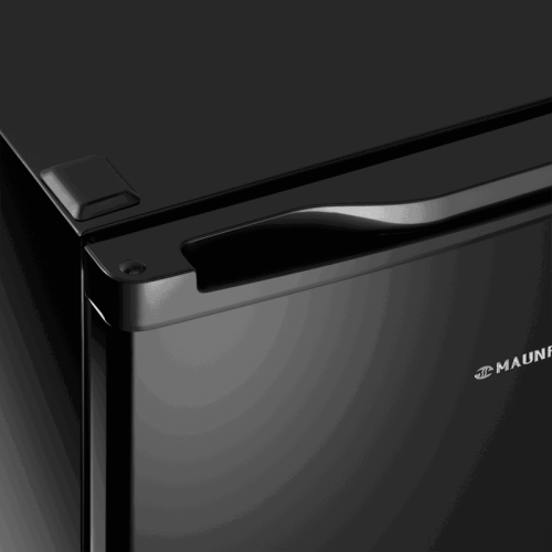 Холодильник MAUNFELD MFF50B DeFrost, стандартный компрессор, полезный объем 46 л, механическое управление, установка вплотную к стене, R600A, уровень шума 40 дБ, энергоэффективность А+, цвет черный