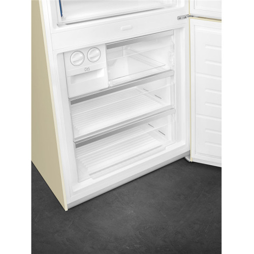 Холодильник SMEG/ Coloniale, Отдельностоящий холодильник, 70 см, петли справа, кремовый, фурнитура латунная