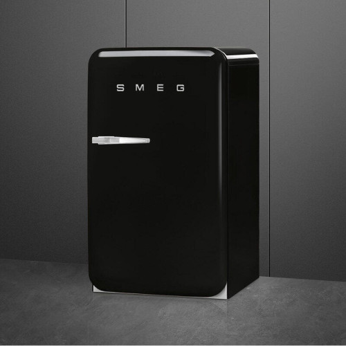 Холодильник SMEG/ Холодильник SMEG, отдельностоящий, стиль 50-х, однокамерный, внутренняя морозильная камера, объем 122 л, стандартный компрессор, энергоэффективность D, цвет черный