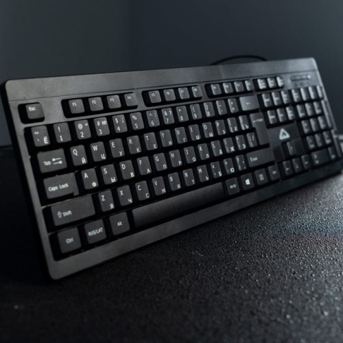 Клавиатура Клавиатура БЕШТАУ КЛ104РУ 104 клавиши, USB, 1,8м, цвет русской/латинской раскладки Белый/Белый, черная