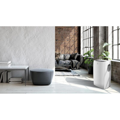 Кондиционер мобильный/ Кондиционер мобильный Electrolux Loft EACM-11 CL/N3 белый площ.27м2