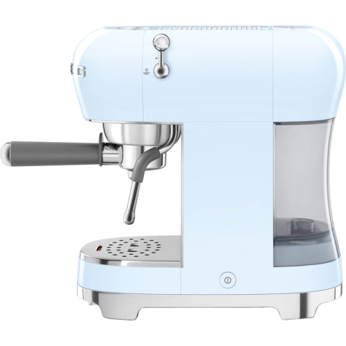 Ручная кофемашина Smeg, стиль 50-х, регулируемая температура кофе, давление 15 бар, емкость контейнера для воды 1.1 л, цвет пастельный голубой