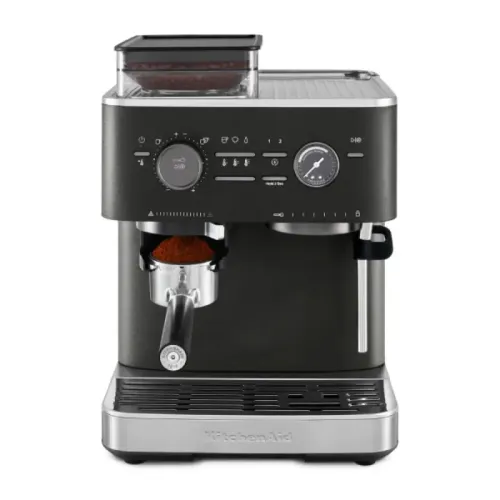Полуавтоматическая кофемашина KitchenAid, давление 15 бар, 15 уровней помола, объем резервуара для воды 2.5 л, автоматический капучинатор, одновременное приготовление двух чашек, индикатор наличия зерен, индикация уровня воды, цвет черный чугун