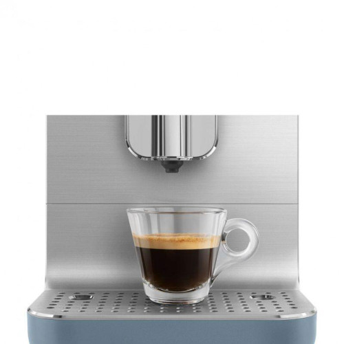 Автоматическая кофемашина Smeg, мощность 1350 Вт, регулируемый уровень помола, размер порции, жесткость воды, подсветка диспенсера, автоматическое выключение, кнопочное управление, объем резервуара 1.4 л, поддон для сбора капель, давление 19 бар, цвет син Автоматическая кофемашина Smeg, мощность 1350 Вт, регулируемый уровень помола, размер порции, жесткость воды, подсветка диспенсера, автоматическое выключение, кнопочное управление, объем резервуара 1.4 л, поддон для сбора капель, давление 19 бар, цвет син