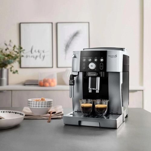 Кофемашина Delonghi Magnifica Smart ECAM250.23.SB 1450Вт черный/серебристый Кофемашина Delonghi Magnifica Smart ECAM250.23.SB 1450Вт черный/серебристый