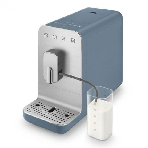 Автоматическая кофемашина Smeg, мощность 1350 Вт, регулируемый уровень помола, размер порции, жесткость воды, подсветка диспенсера, автоматическое выключение, кнопочное управление, объем резервуара 1.4 л, поддон для сбора капель, давление 19 бар, цвет син Автоматическая кофемашина Smeg, мощность 1350 Вт, регулируемый уровень помола, размер порции, жесткость воды, подсветка диспенсера, автоматическое выключение, кнопочное управление, объем резервуара 1.4 л, поддон для сбора капель, давление 19 бар, цвет син