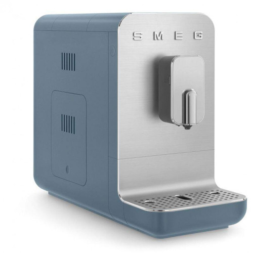 Автоматическая кофемашина Smeg, мощность 1350 Вт, регулируемый уровень помола, размер порции, жесткость воды, подсветка диспенсера, автоматическое выключение, кнопочное управление, объем резервуара 1.4 л, поддон для сбора капель, давление 19 бар, цвет син Автоматическая кофемашина Smeg, мощность 1350 Вт, регулируемый уровень помола, размер порции, жесткость воды, подсветка диспенсера, автоматическое выключение, кнопочное управление, объем резервуара 1.4 л, поддон для сбора капель, давление 19 бар, цвет син