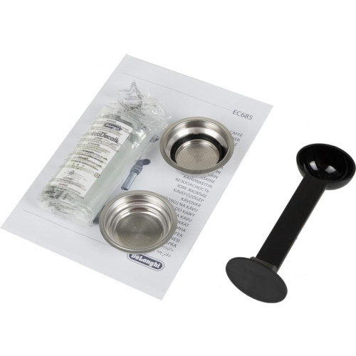 Кофеварка рожковая Delonghi EC685.M 1350Вт серебристый/черный