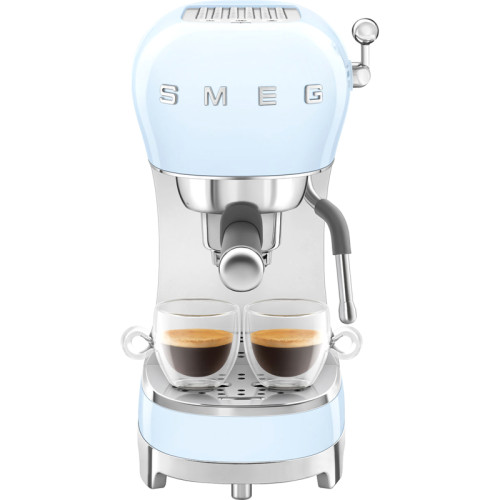 Ручная кофемашина Smeg, стиль 50-х, регулируемая температура кофе, давление 15 бар, емкость контейнера для воды 1.1 л, цвет пастельный голубой
