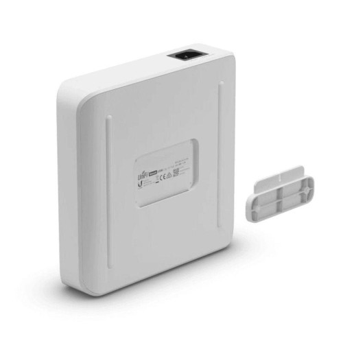 Коммутатор Ubiquiti UniFi Switch Lite 16 PoE (USW-Lite-16-POE) Ubiquiti PoE-коммутатор, 16х 1G RJ45, раздача 45 Вт  USW-Lite-16-POE-EU  (071163)
