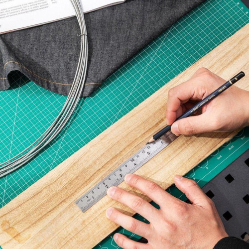 Линейка стальная Deli DL8020Y 200мм нержавеющая сталь