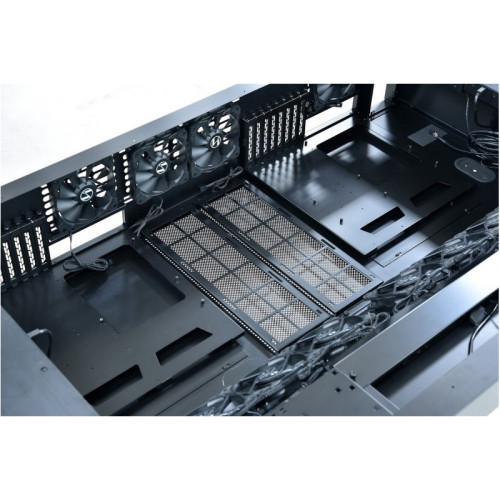 Корпус для ПК без блока питания/ Aluminum PC case Lian Li DESK DK-05FX