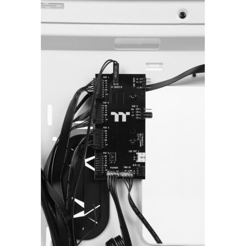 Корпус Thermaltake View 300 MX Snow белый ATX 9x120mm 5x140mm 1x200mm 2xUSB3.0 audio bott PSU [CA-1P6-00M6WN-00]