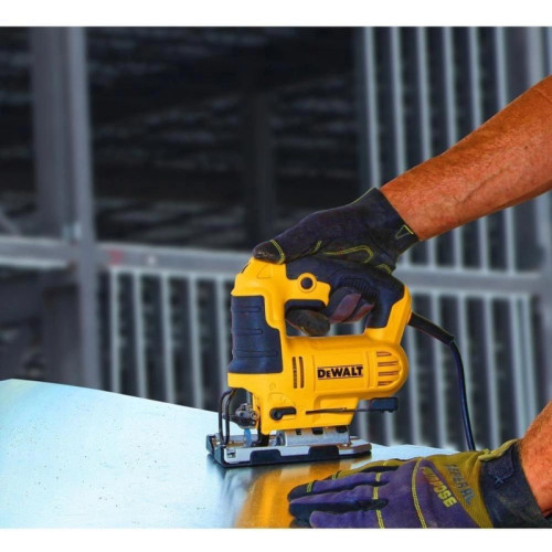 Лобзик DeWalt DWE349 +1пил. 650Вт 3200ходов/мин от электросети Лобзик DeWalt DWE349 +1пил. 650Вт 3200ходов/мин от электросети