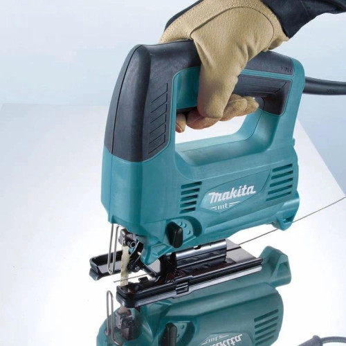 Лобзик Makita M4301B 450Вт 3100ходов/мин от электросети Лобзик Makita M4301B 450Вт 3100ходов/мин от электросети