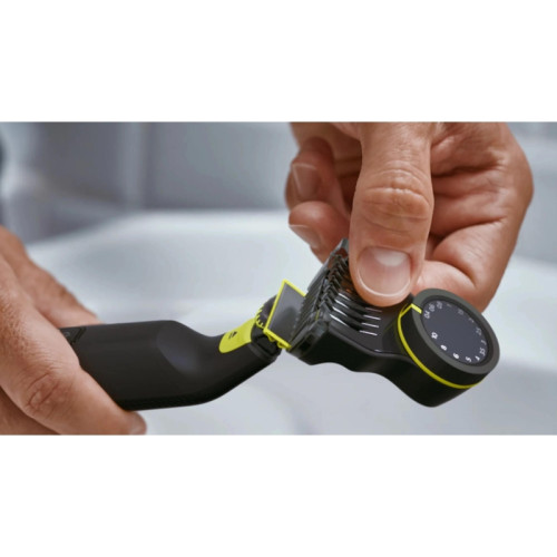 Триммер/ Триммер Philips OneBlade Pro QP6542/15 черный (насадок в компл:3шт)