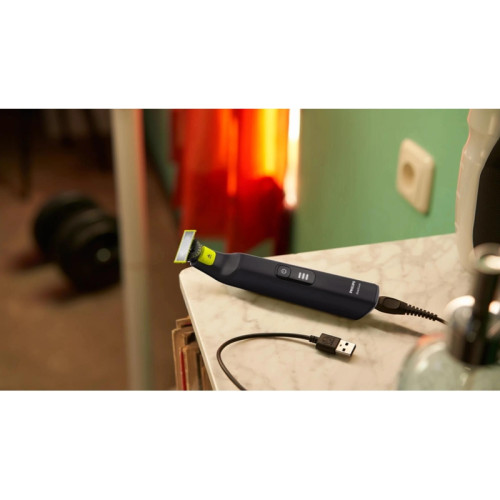 Триммер/ Триммер Philips OneBlade Pro QP6542/15 черный (насадок в компл:3шт)
