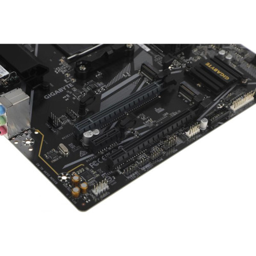 Материнская плата Gigabyte B550M DS3H AC R2 Soc-AM4 AMD B550 4xDDR4 mATX AC`97 8ch(7.1) GbLAN RAID+HDMI+DP