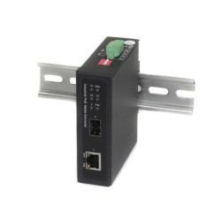 Медиаконвертер/ OSNOVO Промышленный компактный медиаконвертер Gigabit Ethernet с поддержкой PoE BT до 90W. Порты: 1 x GE (10/100/1000Base-T) с PoE (до 90W), 1 x GE SFP (100/1000Base-X)