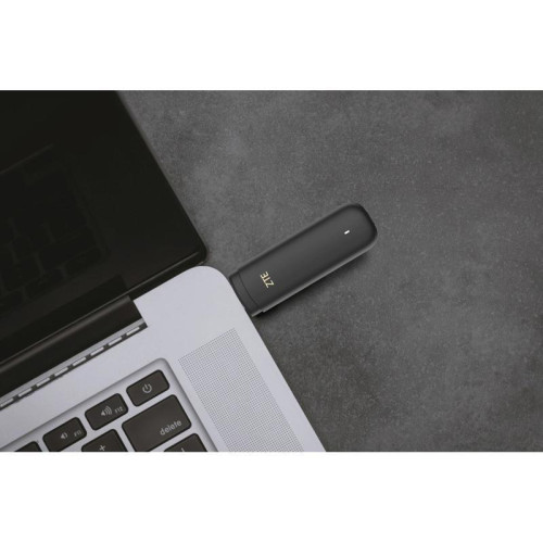 Модем 3G/4G ZTE F30Pro USB Wi-Fi VPN Firewall +Router внешний черный