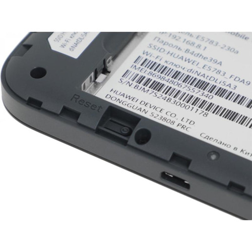 Модем 3G/4G Huawei Mobile 3 E5783-230a Wi-Fi Firewall +Router внешний черный