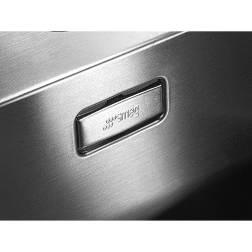 Мойка Smeg/ Мойка Smeg, сварная, из нержавеющей стали, серия Mira, 75 см, вровень со столешницей, 2 отверстия для смесителя, толщина рамки 1 мм, толщина чаши 1 мм, 2 чаши