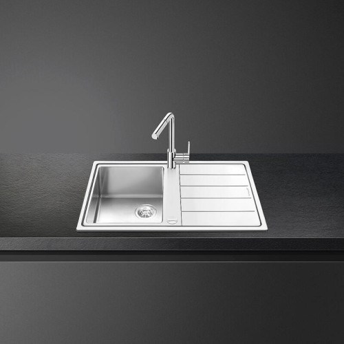 Мойка Smeg/ Мойка Smeg, сварная, из нержавеющей стали, серия Mira, ультранизкий профиль, 2 отверстия для смесителя, толщина рамки 0.7 мм, толщина чаши 1 мм, оборачиваемая