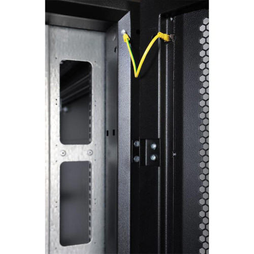 Шкаф серверный ЦМО (ШТК-СП-42.8.10-48АА-9005) напольный 42U 800x930мм пер.дв.перфор. задн.дв.перфор.2-хст. 2 бок.пан. 1350кг черный 690мм 180град. 1950мм
