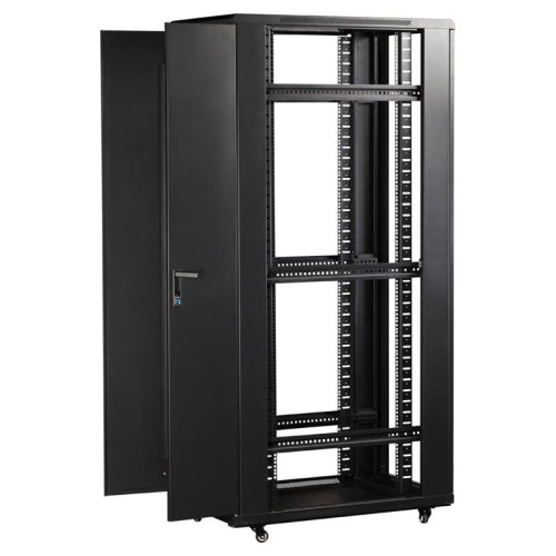 Шкаф коммутационный Lanmaster (TWT-CBB-27U-6X8-P1) напольный 27U 600x800мм пер.дв.перфор. задн.дв.перфор.2-хст. 2 бок.пан. 800кг черный IP20 сталь