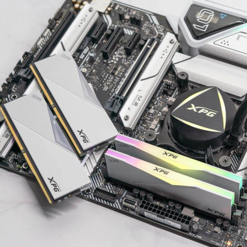 Память DDR5 2x16GB 7200MHz A-Data AX5U7200C3416G-DCLARWH XPG Lancer RGB RTL Gaming PC5-57600 CL34 DIMM 288-pin 1.4В kit dual rank с радиатором Ret