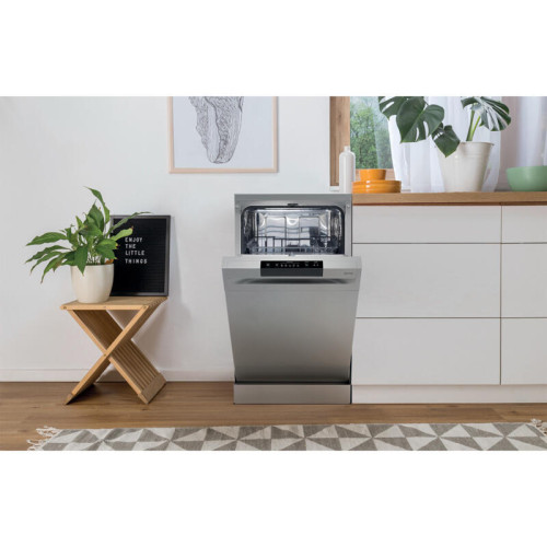 Посудомоечная машина GORENJE GS520E15S отдельностоящая, 84.5х44.8х60 см, 9 комплектов, 5 программ, серебристый цвет Посудомоечная машина GORENJE GS520E15S отдельностоящая, 84.5х44.8х60 см, 9 комплектов, 5 программ, серебристый цвет