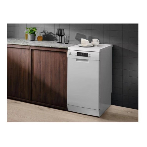 Посудомоечная машина Electrolux ESS42220SW белый (узкая)