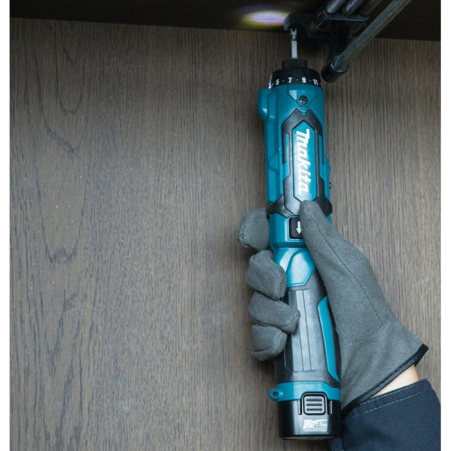 Отвертка аккум. Makita DF012DSE аккум. патрон:шестигранник 6.35 мм (1/4) (кейс в комплекте) Отвертка аккум. Makita DF012DSE аккум. патрон:шестигранник 6.35 мм (1/4) (кейс в комплекте)
