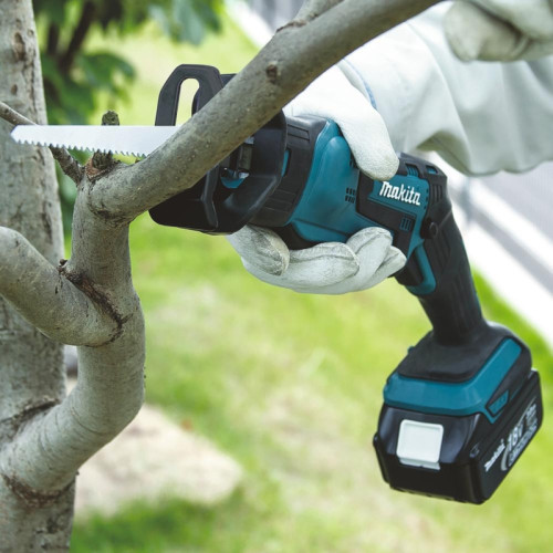 Сабельная пила Makita DJR185RME аккум. 3000ход/мин Сабельная пила Makita DJR185RME аккум. 3000ход/мин