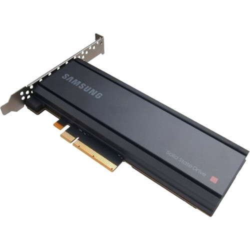 Твердотельный накопитель/ Samsung SSD PM1735, 6400GB, HHHL, NVMe, PCIe 4.0 x8, V-NAND, R/W 8000/3800MB/s, IOPs 1 500 000/250 000, TBW 35040, DWPD 3 (12 мес.)