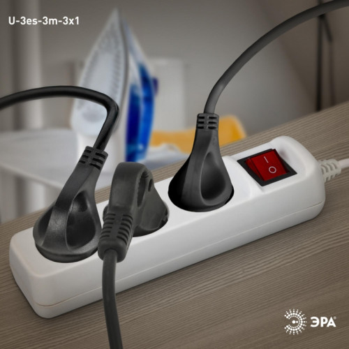 Удлинитель заземлением/ Удлинитель с заземлением, 3x1мм2, 16A, ПВС, с выключателем, 3 гнезда, 3м 10/480 U-3es-3m-3x1