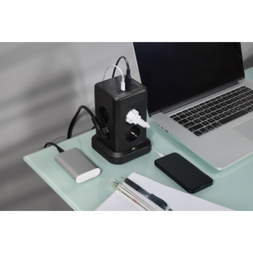 Удлинитель/ DOMINIC Удлинитель У08K 8 мест 2P+PE 1,5м 3х1,0мм2 16А/250В USB A+C 20Вт черный IEK Удлинитель/ DOMINIC Удлинитель У08K 8 мест 2P+PE 1,5м 3х1,0мм2 16А/250В USB A+C 20Вт черный IEK